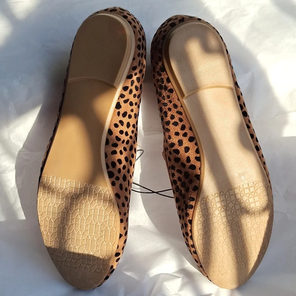 Isaac Mizrahi Flats - Picture 5 of 12